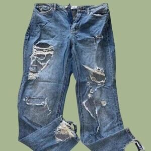 Super cute distressed mid waist